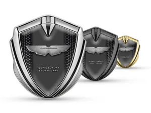 Aston Martin Emblema Fender Badge Personalizzabile Edizione Pro